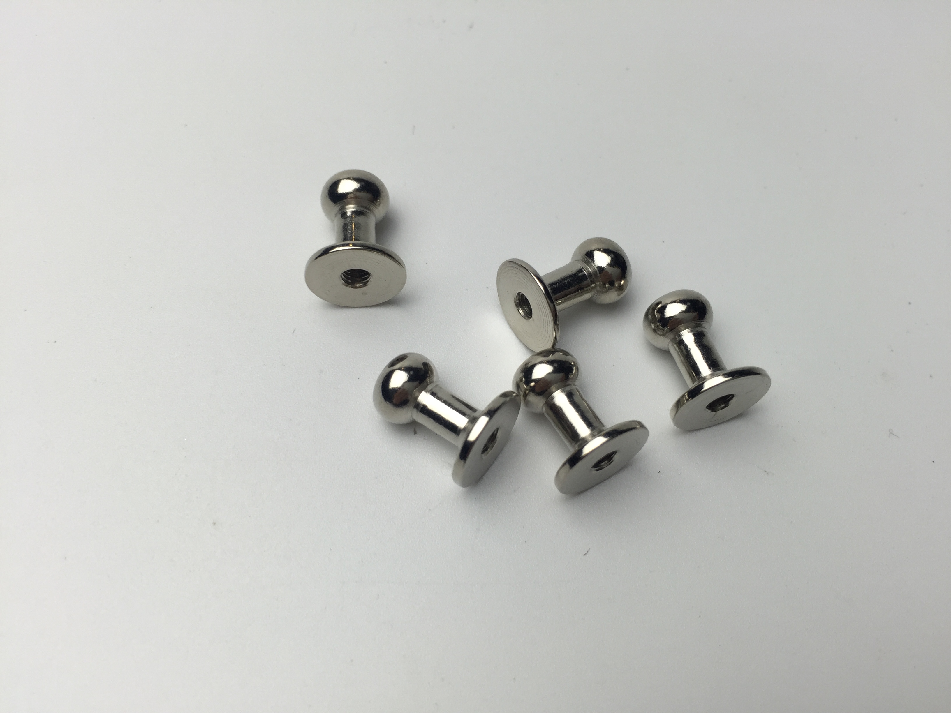 M3對鎖螺絲、黃銅鍍鎳單價0.5